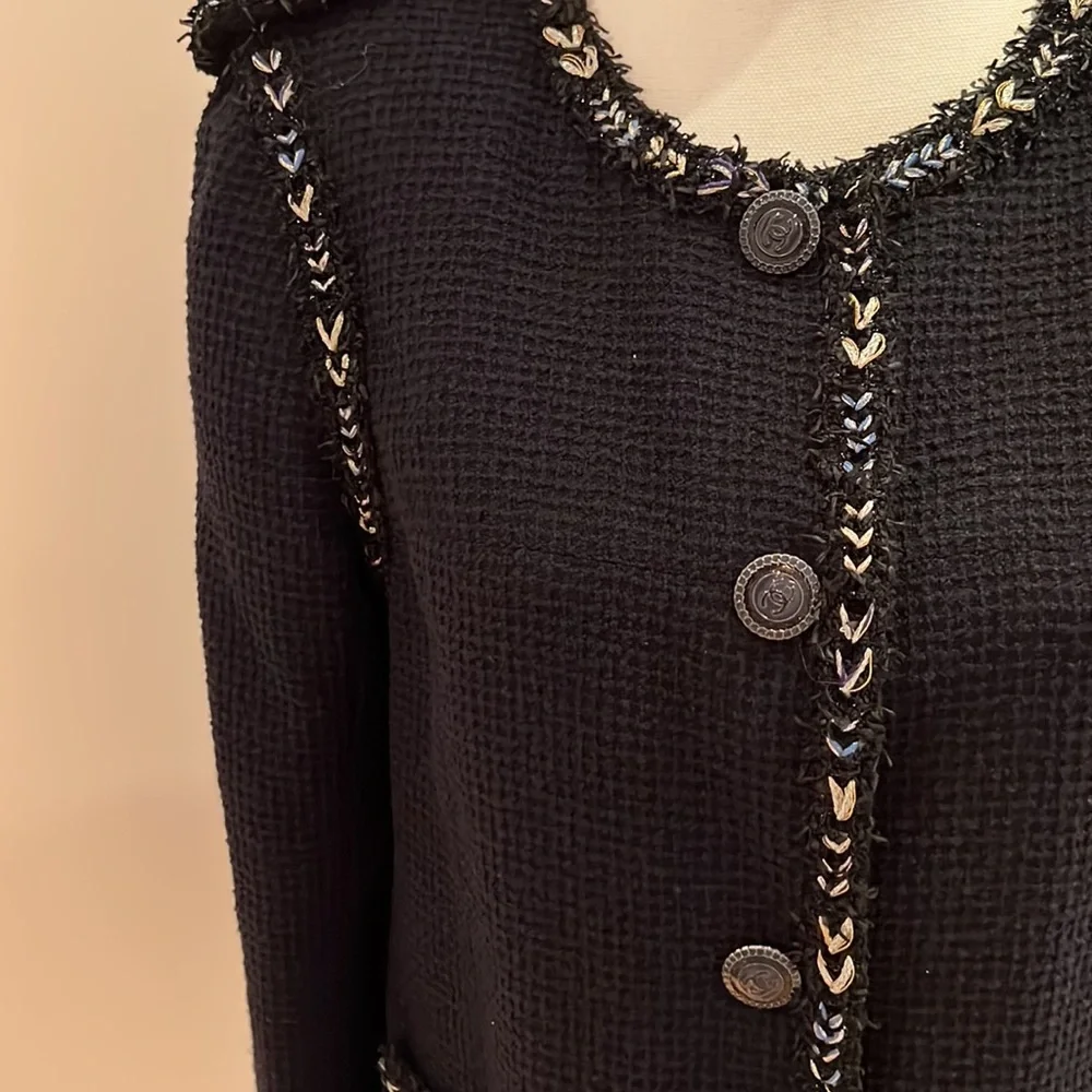 CHANEL Tweed JACKET SIZE 42 Navy with Silver Gold Blue thread - Picture 5 of 9